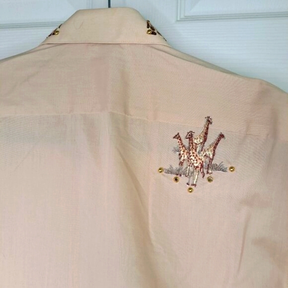 Sue Who? Originals Giraffe Button Down Collared Shirt Size Small - Picture 5 of 9